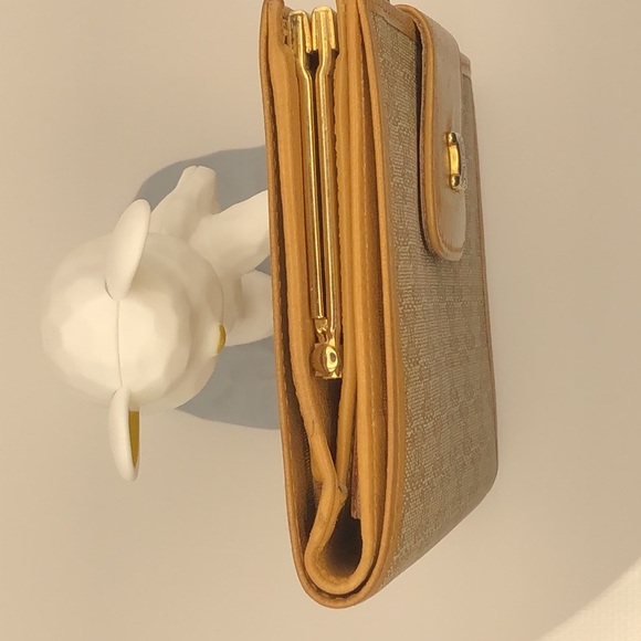 Celine Macadam Kisslock Coated Canvas and Leather Wallet EUC- Beautiful - Picture 8 of 10